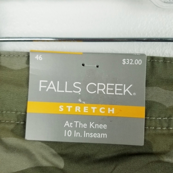 Falls Creek Green Camo Cargo Shorts NWT - Picture 4 of 9